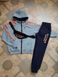 Стильний спортивний костюм.