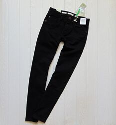 OVS. Размер 8-9 лет. Новые чёрные стрейчевые джинсы для мальчика