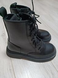 сапоги ZARA Камбоджа застібка блискавка устілка з ефектом пам&acuteяті.