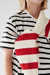 ZARA. Футболка дівчатам