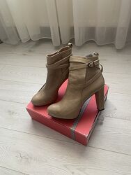 Ботильони на танкетці, 26,5 см