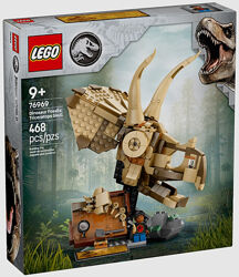 Конструктор Lego Jurassic World Кости динозавра череп трицератопса 76969