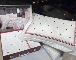 #3: L&acute;amour Red