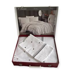 #10: L&acute;amour Grey