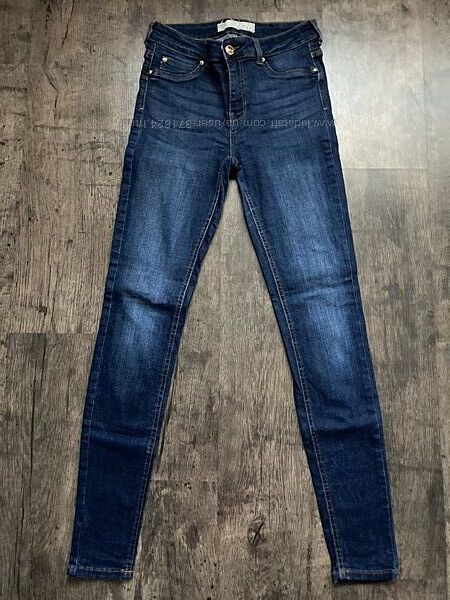 Классные джинсы скинни amisu s в отличном состоянии