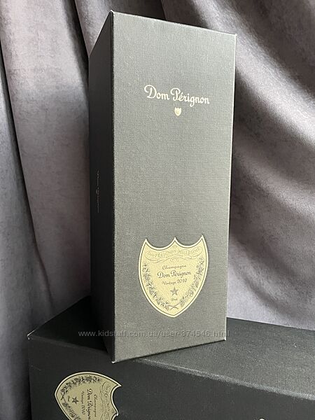 Витрина dom perignon louis vuitton