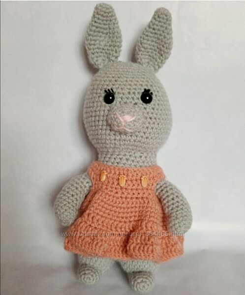 Заяц кролик с одеждой вязанная игрушка символ 2023 года