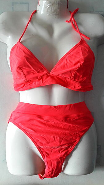 яркий купальник