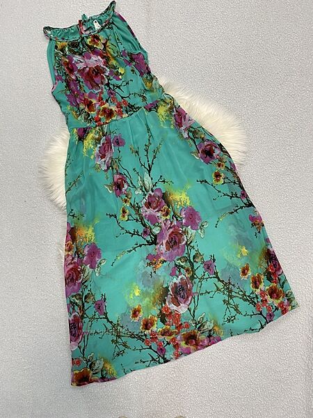 Плаття в розмірі М