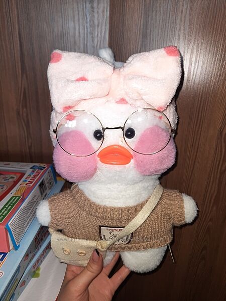 Утка уточка Лалафанфан в одежде с очками 30 см