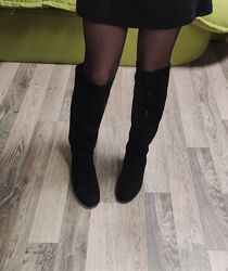 РОЗПРОДАЖ -- Класичні високі чобітки, натуральна замша. класичні