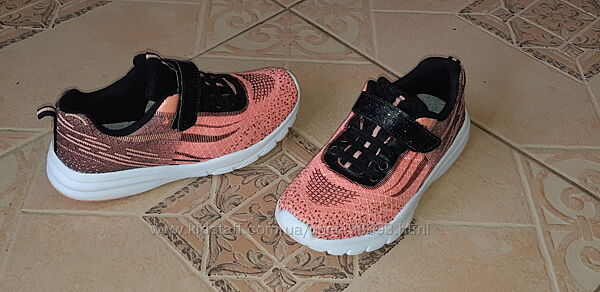 Легенькі кросівки р.34