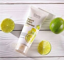 Йогуртова пінка з лімоном Ottie Fruits Yogurt Foam Cleanser Lemon 150мл