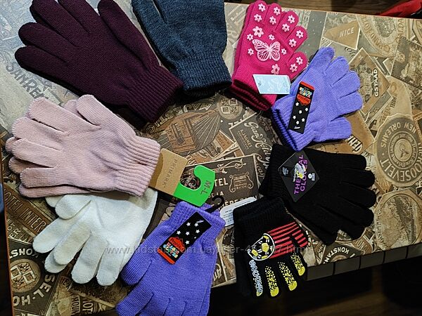 Розпродаж рукавичок для дівчаток і хлопчиків 
