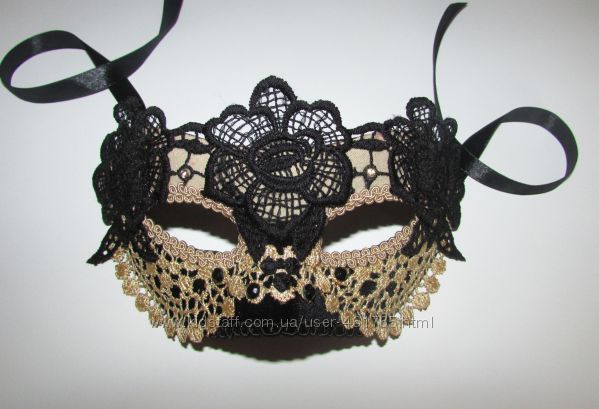 Розкішна карнавальна маска