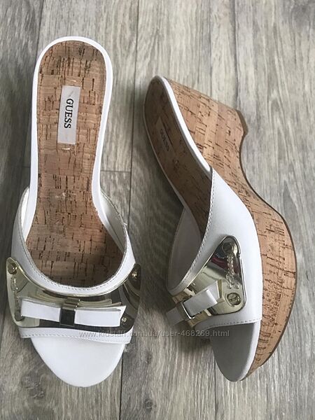 Босоножки Guess шлепанцы кожа р.39,5/40 ст.24-24,5см танкетка