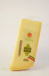Твердий сир Grana Padano Італія