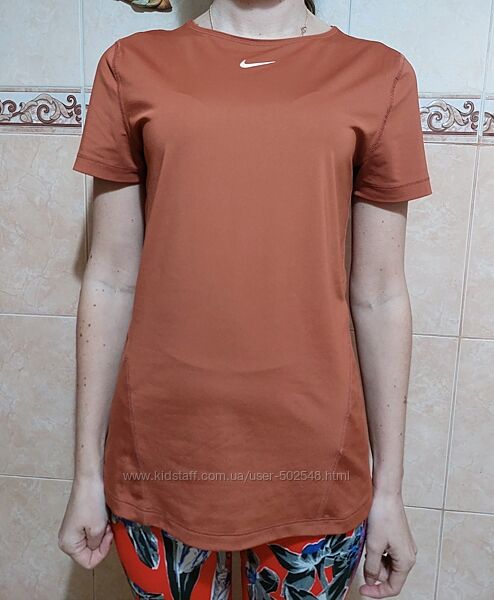 Женская спортивная футболка Nike размер S