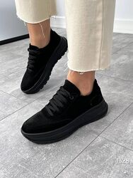 Чорні замшеві жіночі кросівки, прошиті, натуральна замша