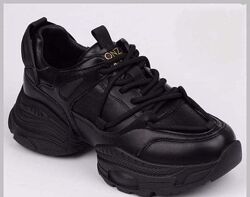 Жіночі чорні шкіряні кросівки lonza на платформі , натуральна шкіра