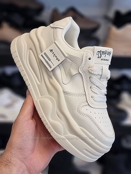 Молочні шкіряні жіночі кросівки на платформі, натуральна шкіра