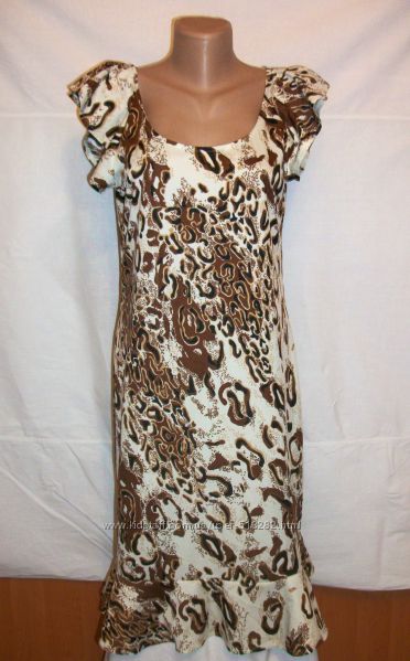 Трикотажное платье р. 46-48 в леопардовый принт, с воланами. Очень стройнит