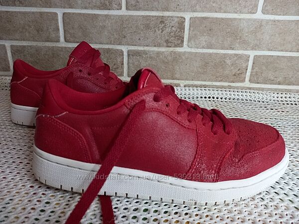 кроссовки Nike 38р