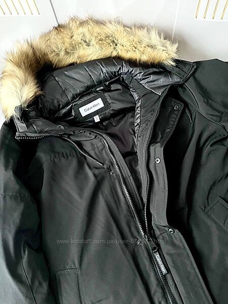 Тёплая куртка от Calvin Klein 