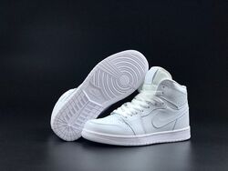 Чоловічі демісезонні високі кросівки Nike Air Jordan білі р