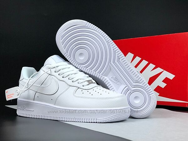 Чоловічі білі кросівки Nike Air Force