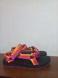 Teva босоніжки 