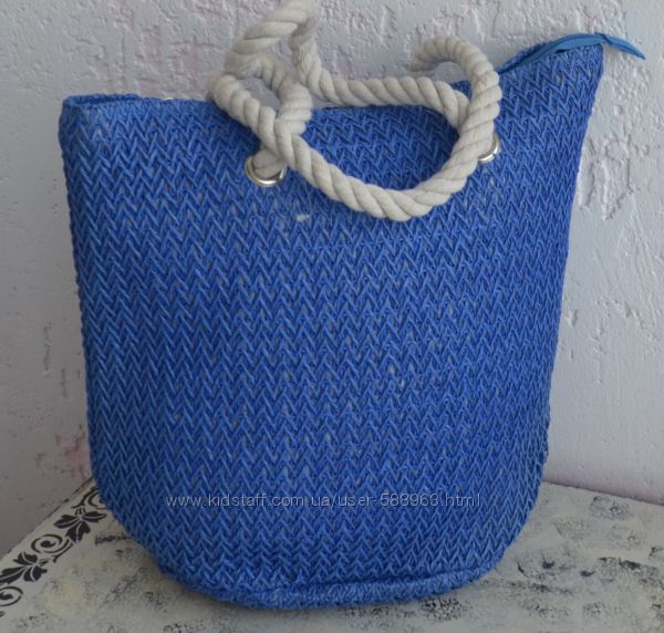Удобная плетеная сумка.