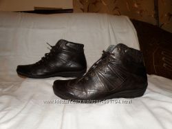 Женские демисезонные ботинки  Durea 41. 5 р 27. 5 см.