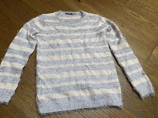 Тепла кофта на 8-10 р.