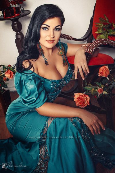 Шелковое Роскошное расшитое бирюзовое вечернее платье в пол рыбка 