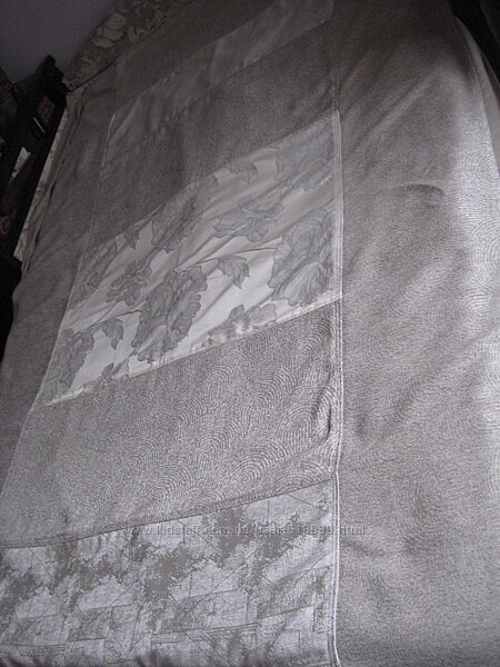 Продажа покривал та накидок на крісла .