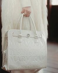 Стильна та зручна сумка від mary kay