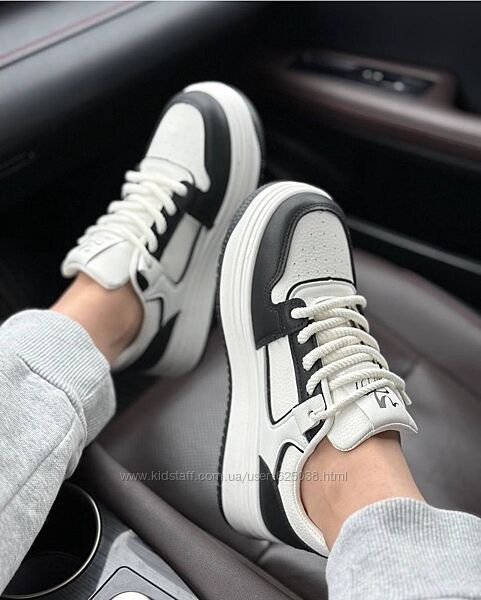 Жіночі стильні кросівки Bytji