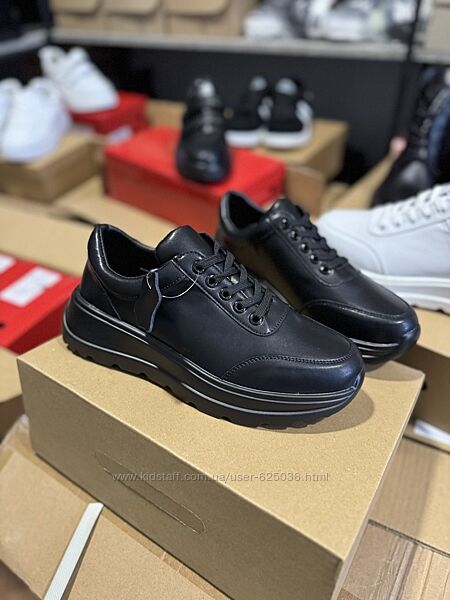 Жіночі кросівки з натуральноі шкіри чорного та білого кольору