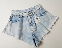 Джинсовые молодежные короткие свободные шорты Bershka