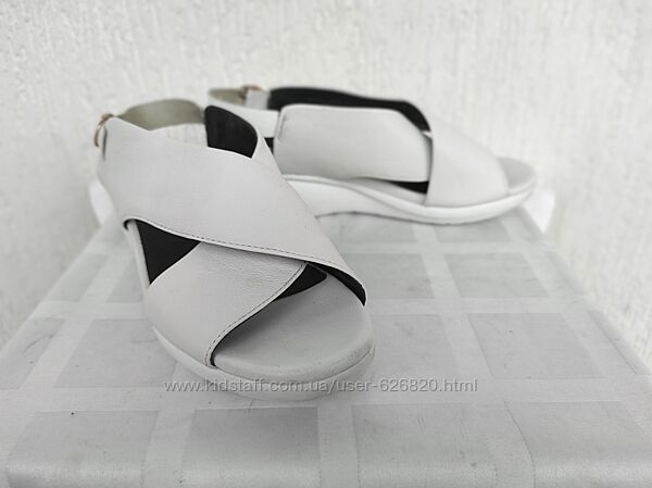 Босоножки кожанние Camper р.39