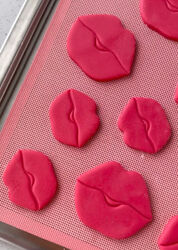 Розовое пряничное тесто koritsa bakery