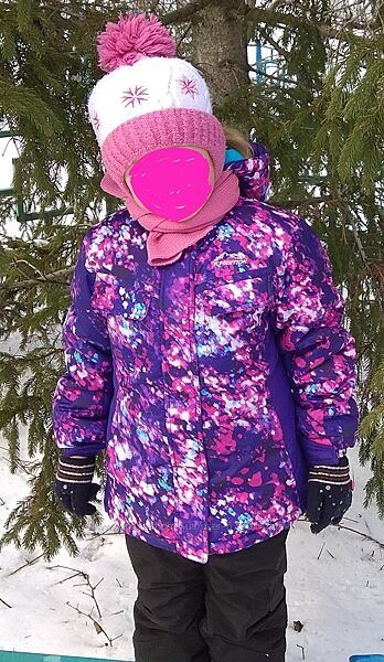 Продам зимову куртку на дівчинку 6-9 років