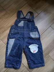 Джинсовый комбинезон на малыша 9 мес. в идеальном состоянии.  