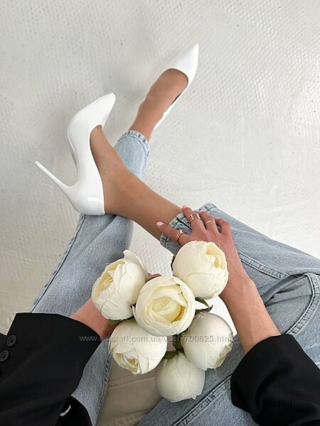 Жіночі туфлі білі