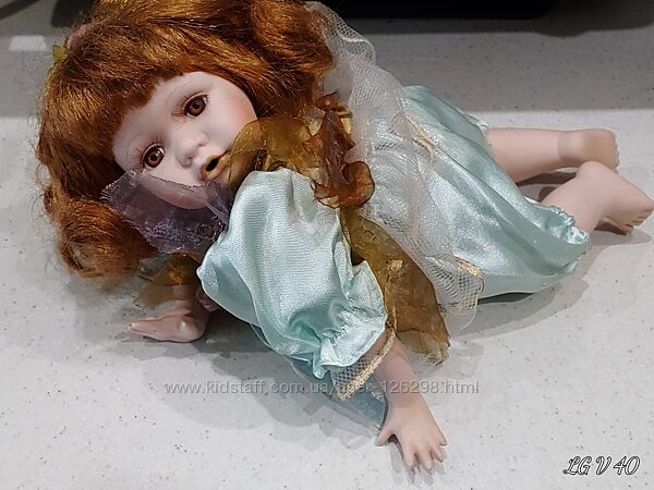 Шикарная фарфоровая кукла, есть клеймо