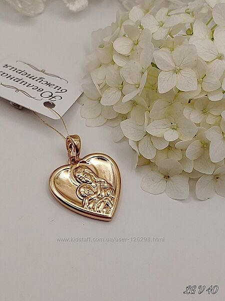 очень красивая иконка-ладанка Божья Матерь, позолота 585 пробы