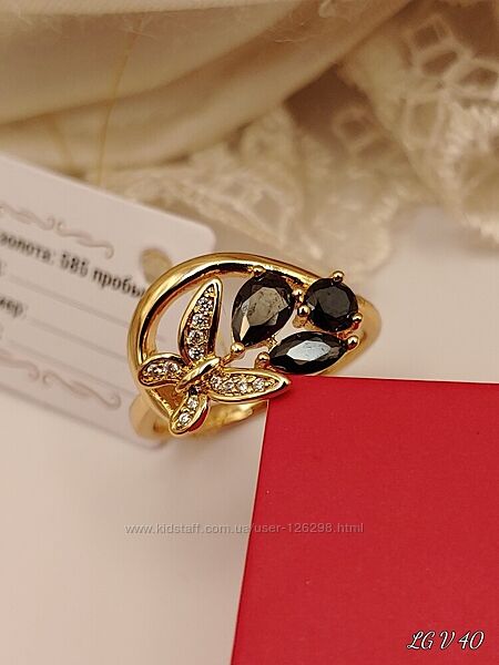 красивое кольцо с фианитами и черным алпанитом р.18, позолота