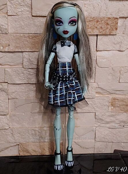 Monster High Frankie Stein Фрэнки Штейн серия Она живая, базовая