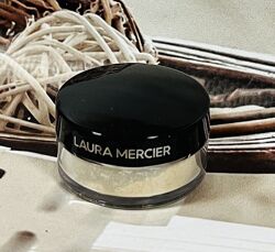 США Напівпрозора розсипчаста пудра для закріплення макіяжу Laura Mercier